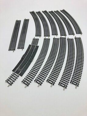 HO Scale 11 Curved Track 2 Straight & 1 Power Track